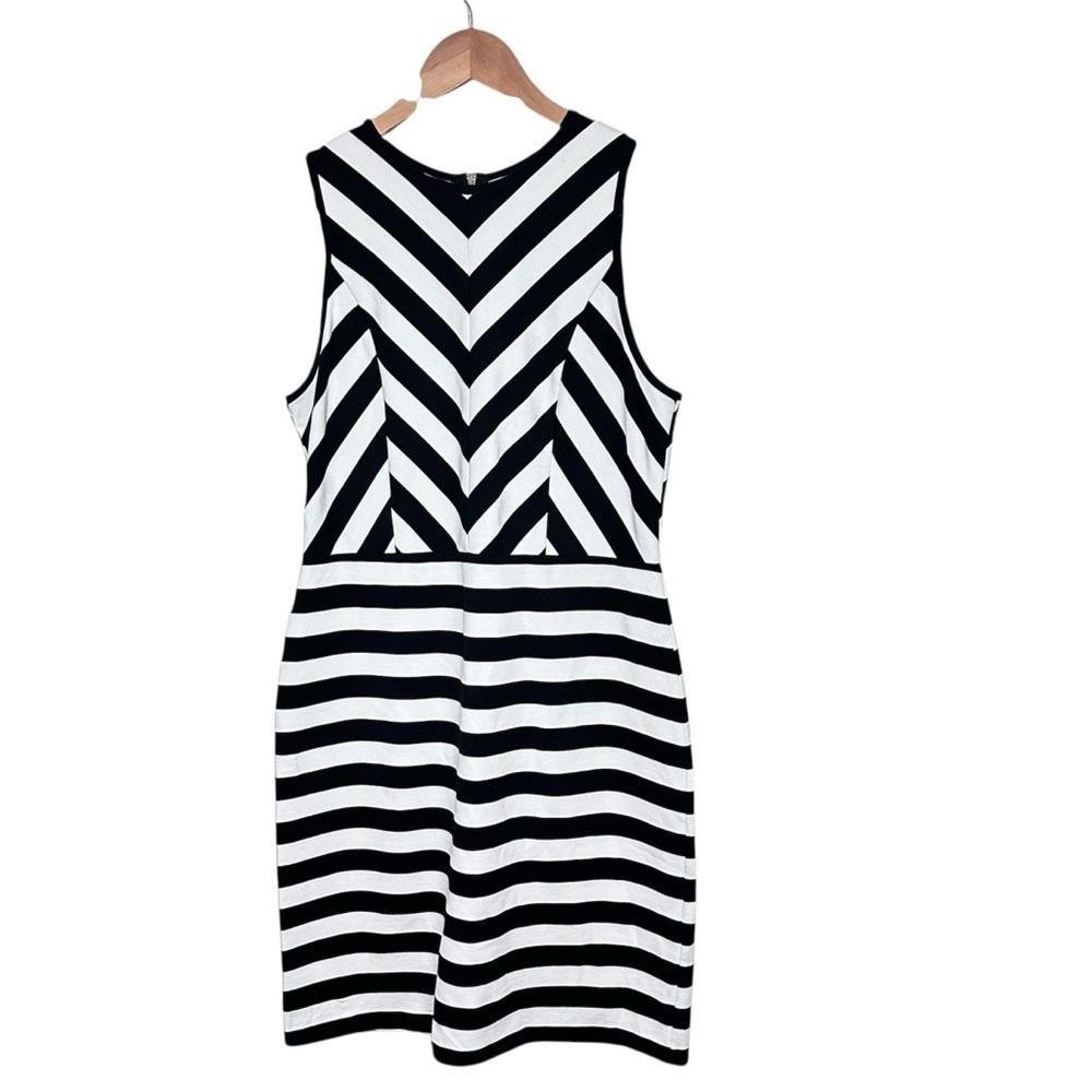 Ann Taylor LOFT Dress Black And White Striped Chevron Knit Stretch Sleeveless 8 - Picture 3 of 12
